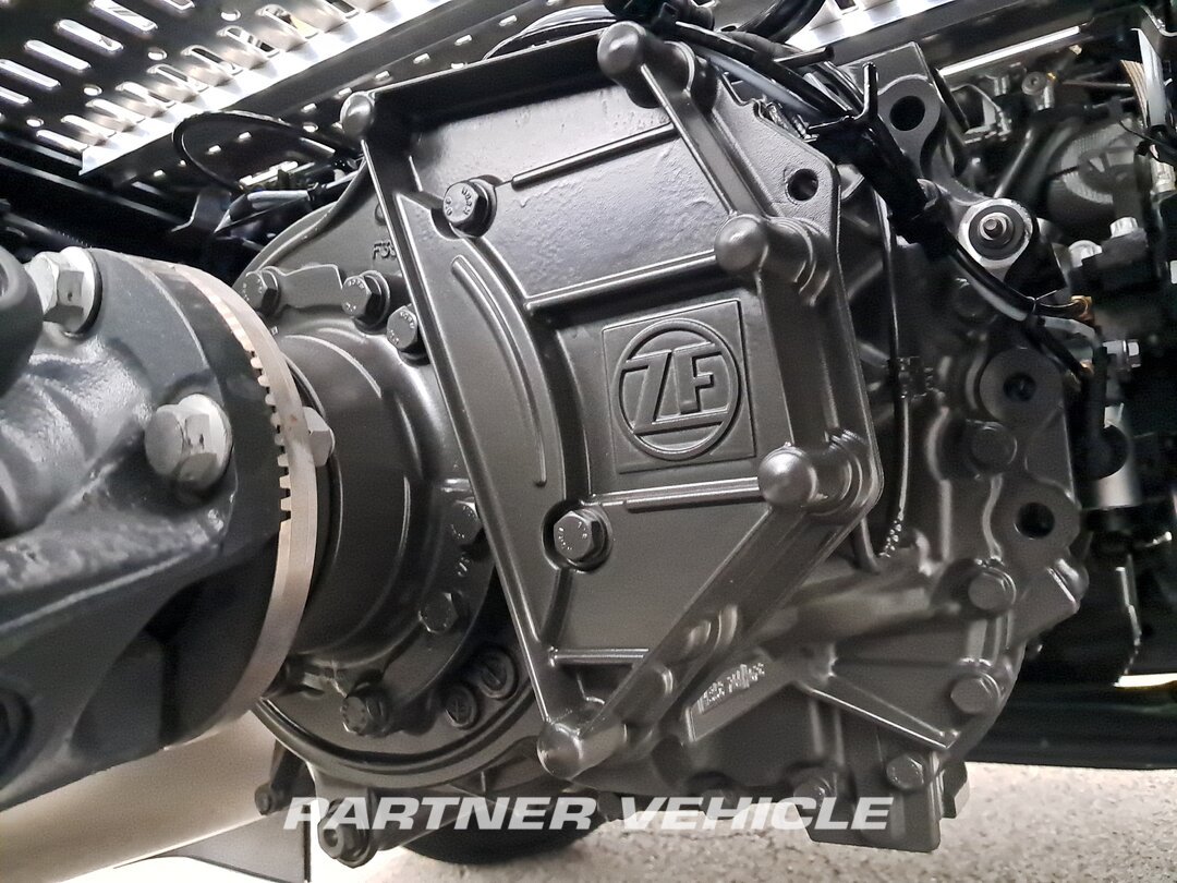 frontLeft : DAF XG 480 sattelzugmaschine