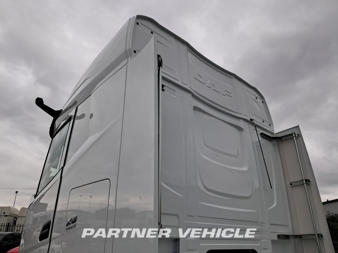 frontLeft : DAF XG 480 sattelzugmaschine