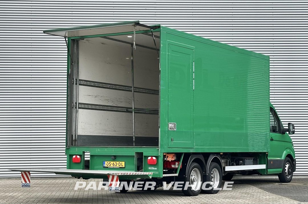 frontLeft : Volkswagen Crafter 177pk BE Combinaison