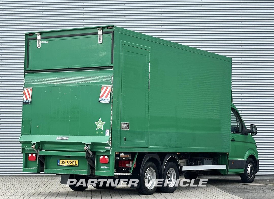 frontLeft : Volkswagen Crafter 177pk BE Combinaison