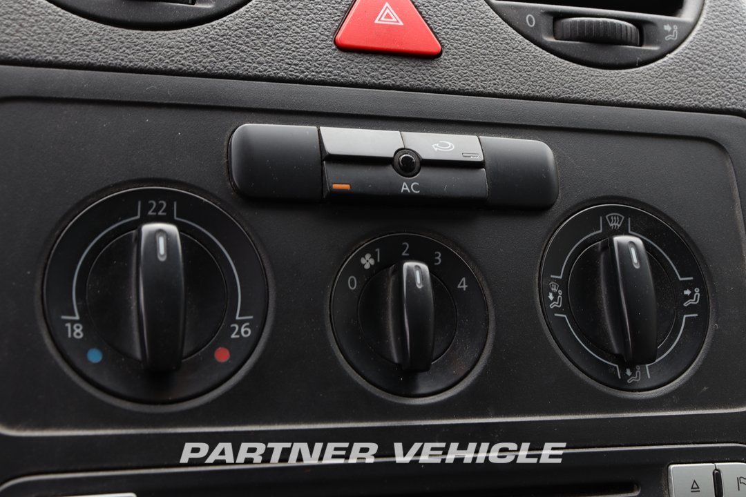 frontLeft : Volkswagen Caddy 1.9 TDI Затворен ван