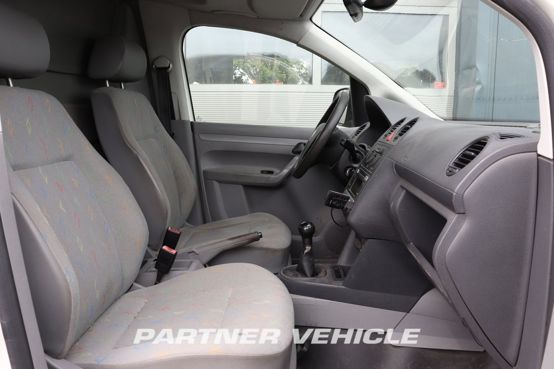 frontLeft : Volkswagen Caddy 1.9 TDI Затворен ван
