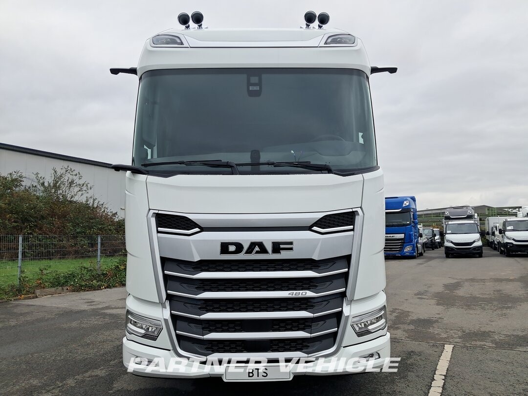 frontLeft : DAF XF 480 Trattore stradale