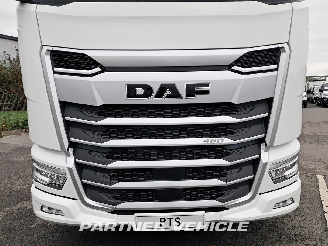 frontLeft : DAF XF 480 Trattore stradale