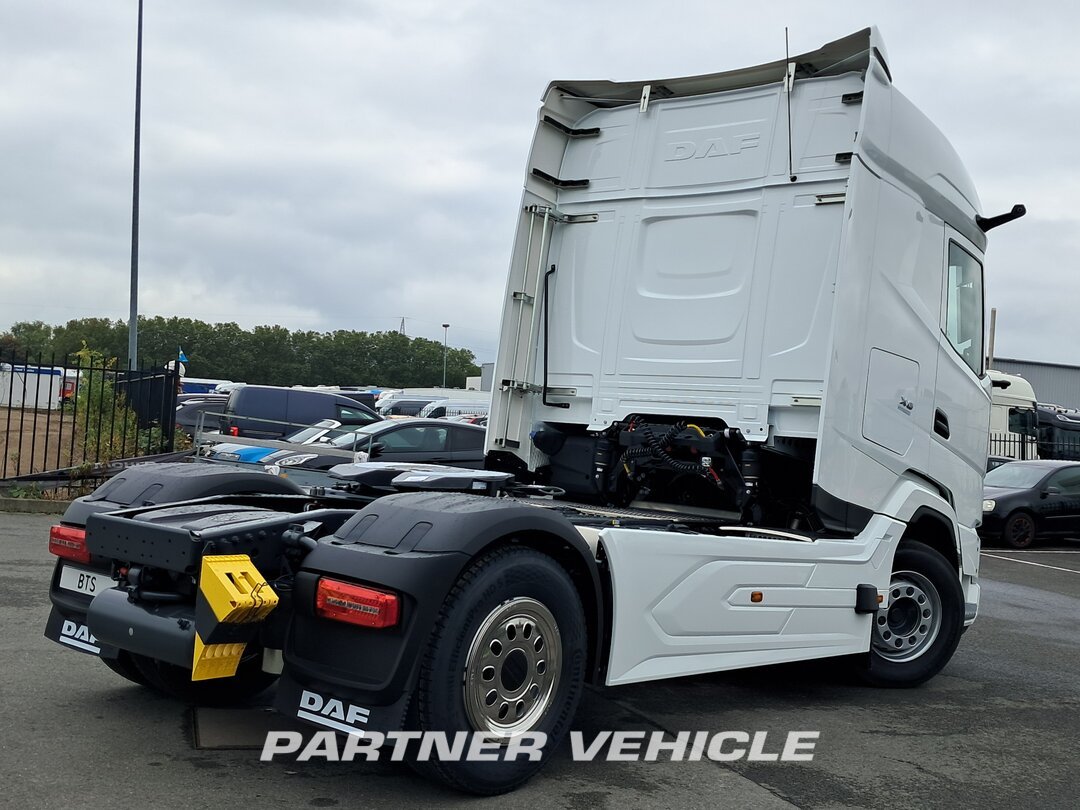 frontLeft : DAF XF 480 Trattore stradale