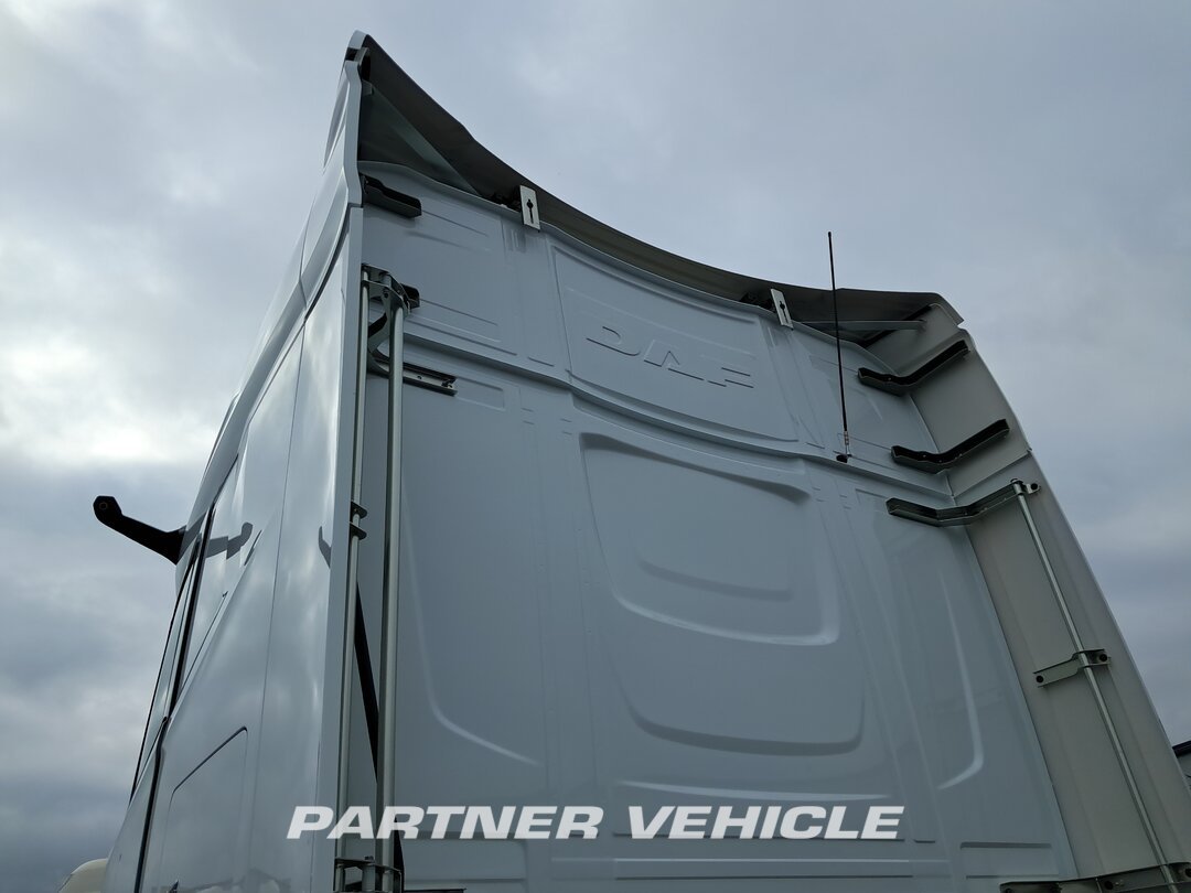 frontLeft : DAF XF 480 Trattore stradale