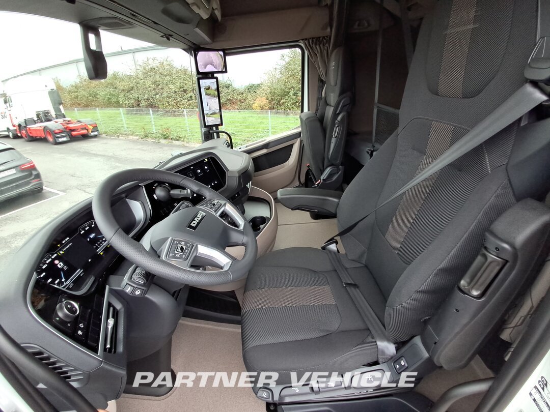 frontLeft : DAF XF 480 Trattore stradale