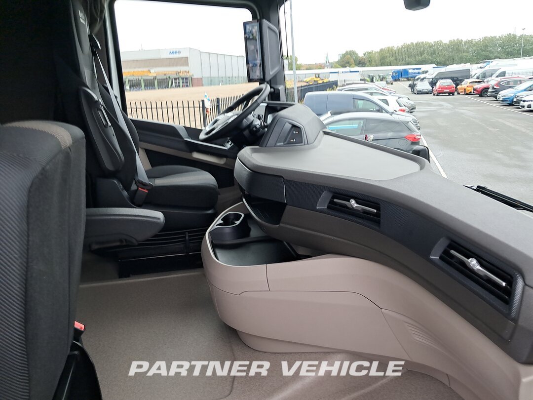 frontLeft : DAF XF 480 Trattore stradale
