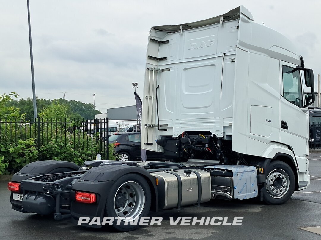 frontLeft : DAF XG 480 وحدات الجر