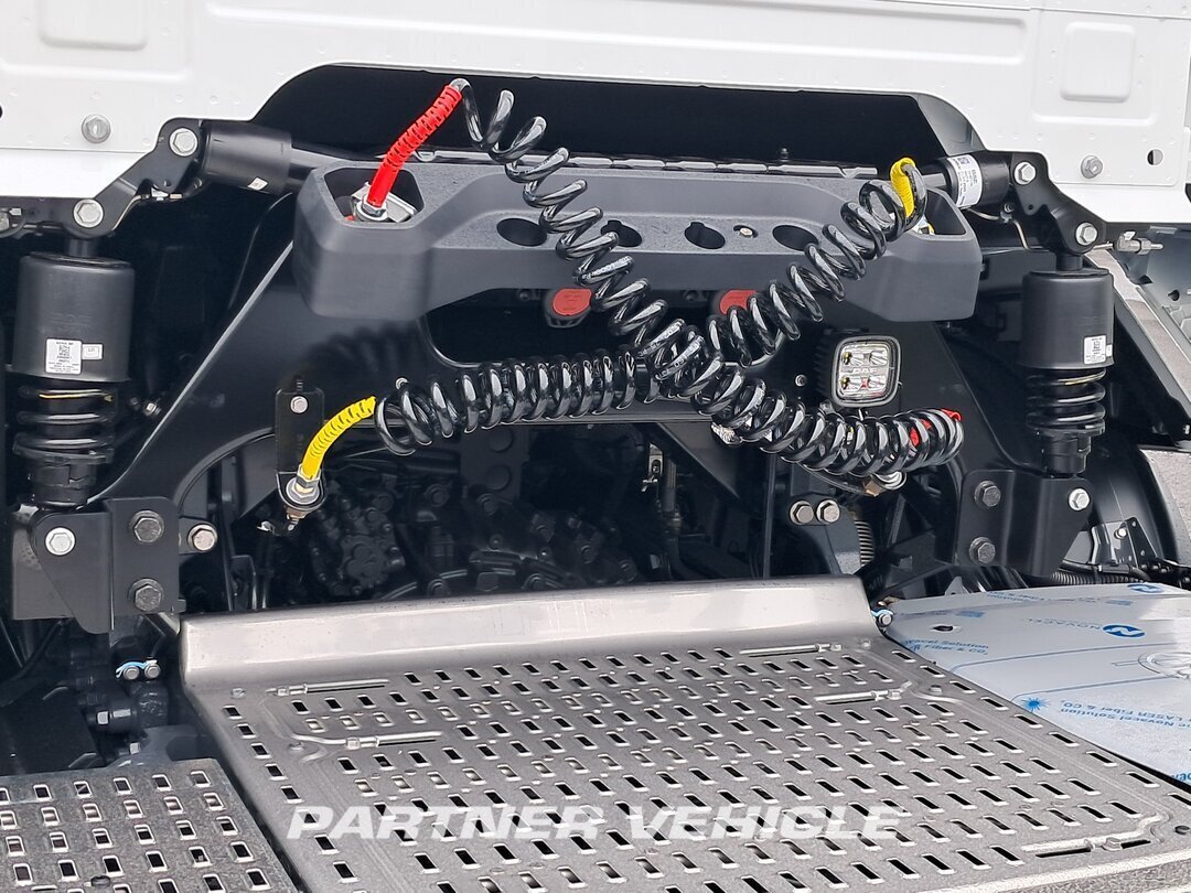 frontLeft : DAF XG 480 وحدات الجر