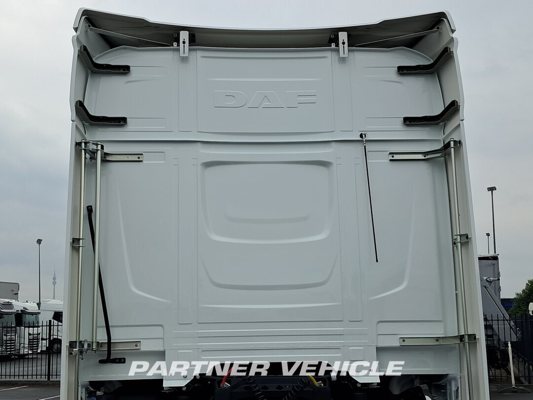frontLeft : DAF XG 480 وحدات الجر
