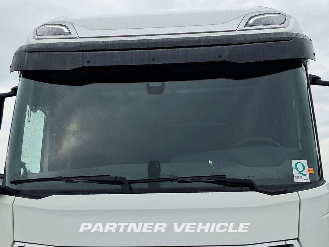 frontLeft : DAF XG 480 وحدات الجر