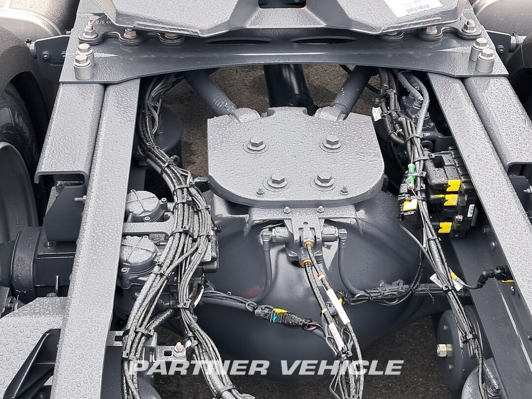 frontLeft : DAF XG 480 وحدات الجر
