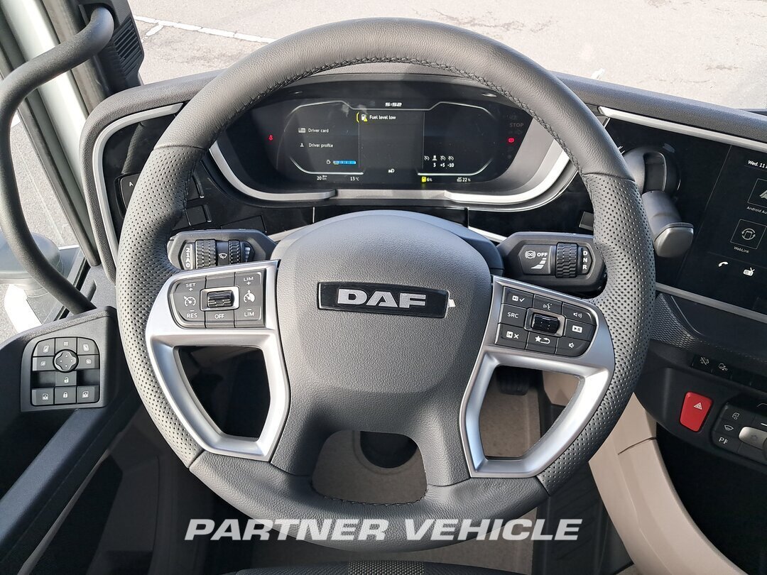 frontLeft : DAF XG 480 وحدات الجر