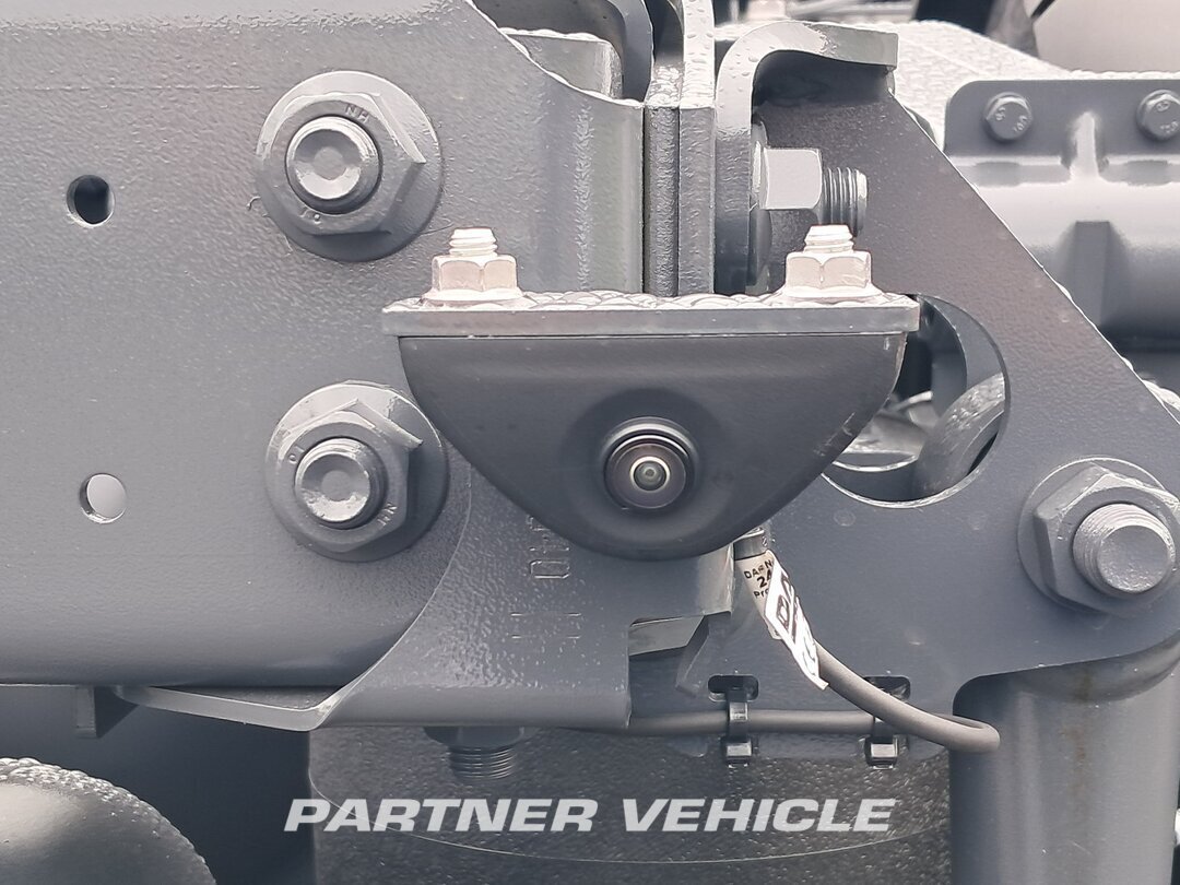 frontLeft : DAF XG 480 وحدات الجر