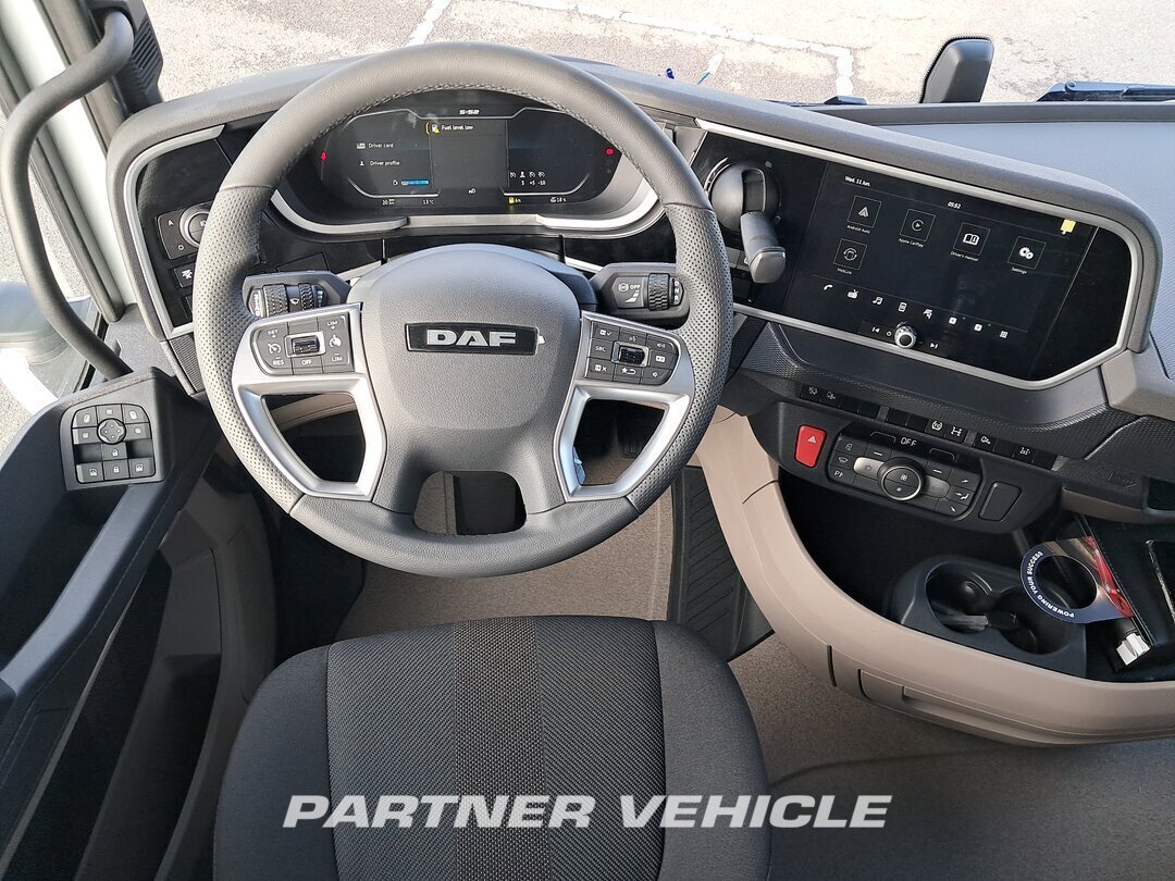 frontLeft : DAF XG 480 وحدات الجر