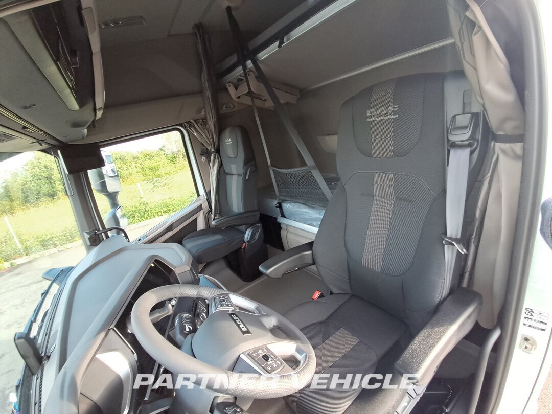 frontLeft : DAF XG 480 وحدات الجر