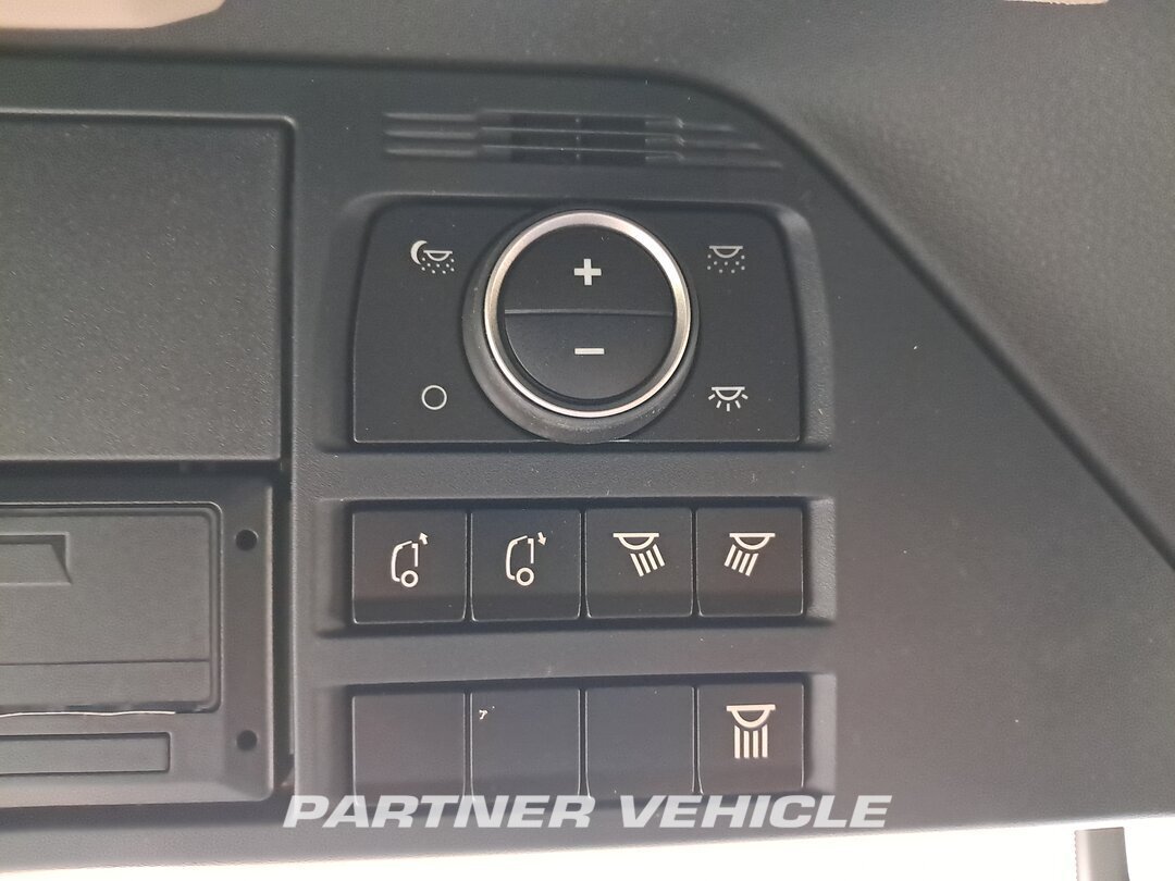 frontLeft : DAF XG 480 وحدات الجر