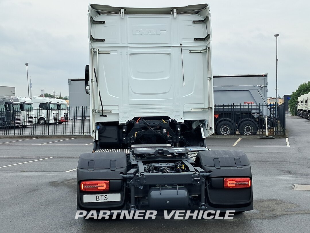 frontLeft : DAF XG 480 وحدات الجر