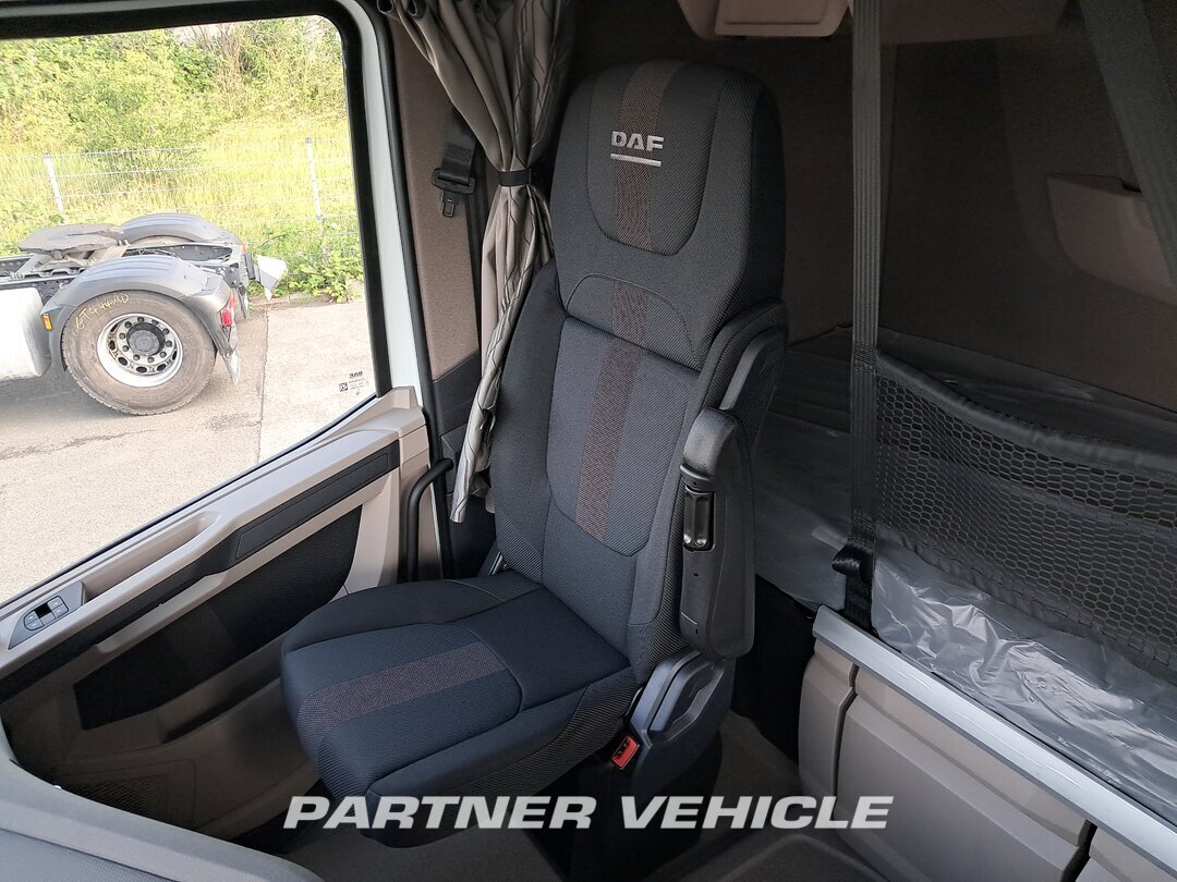 frontLeft : DAF XG 480 وحدات الجر