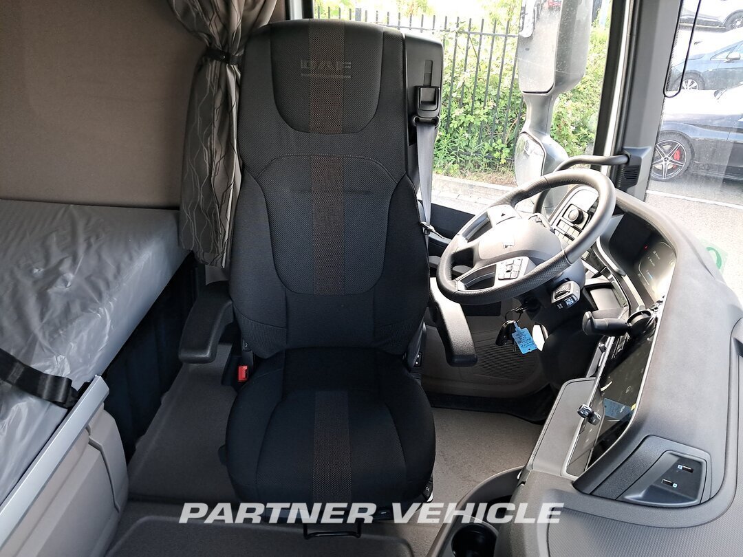 frontLeft : DAF XG 480 وحدات الجر