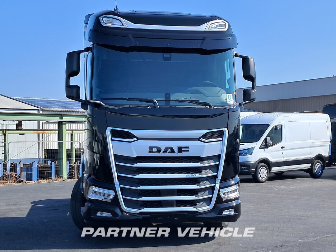 frontLeft : DAF XG 530 Cabeza tractora