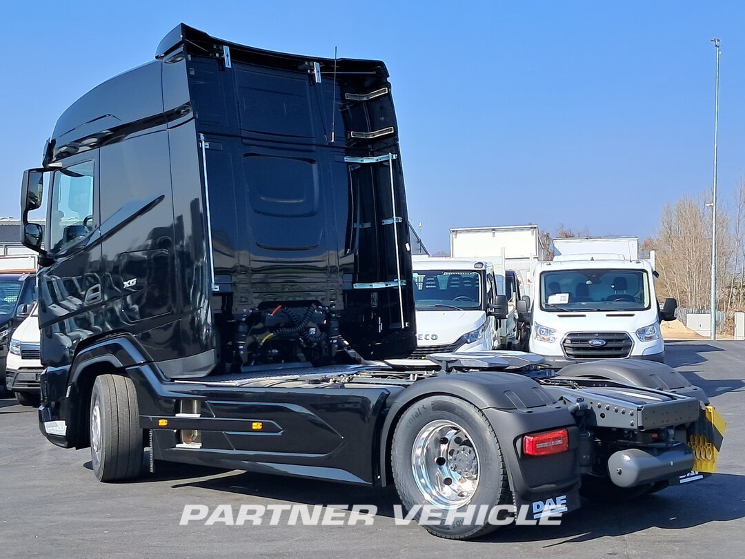 frontLeft : DAF XG 530 Cabeza tractora