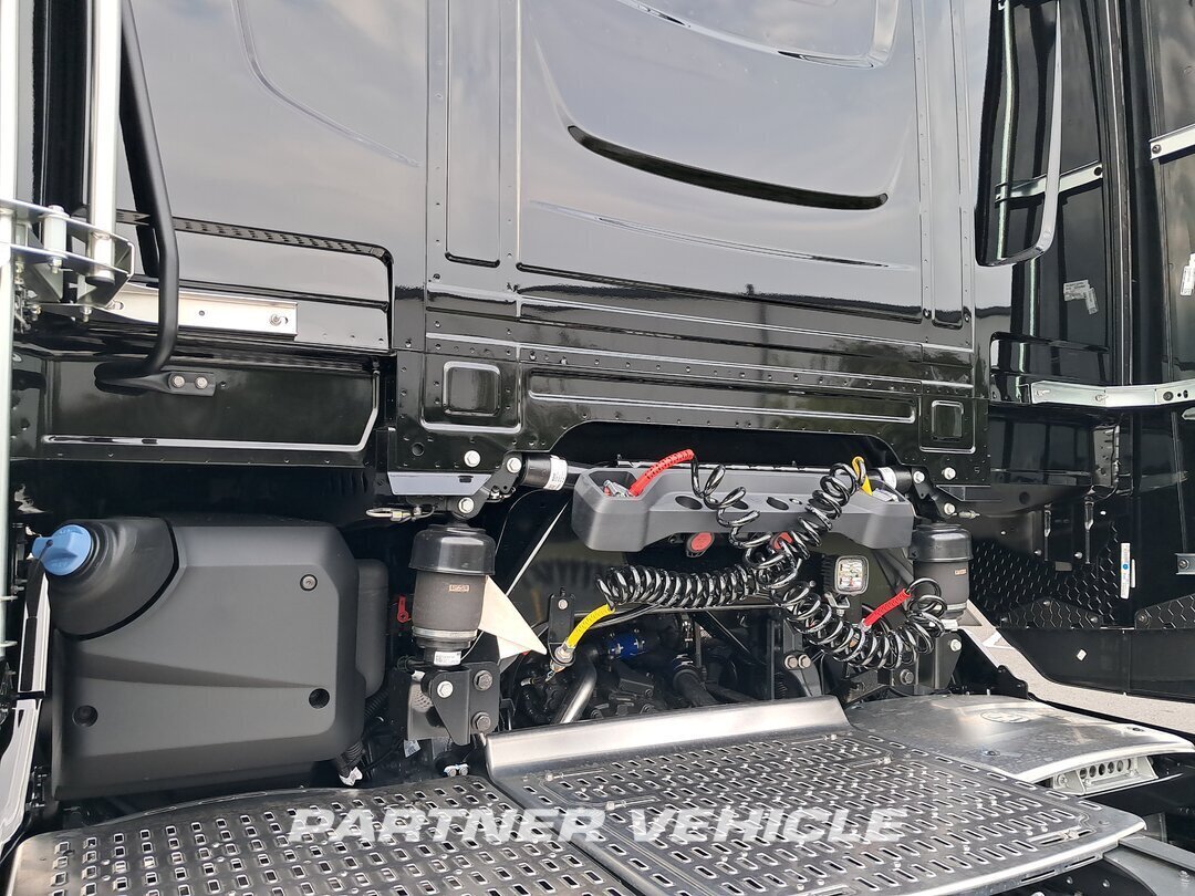 frontLeft : DAF XG 530 Cabeza tractora