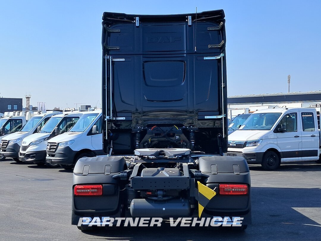 frontLeft : DAF XG 530 Cabeza tractora