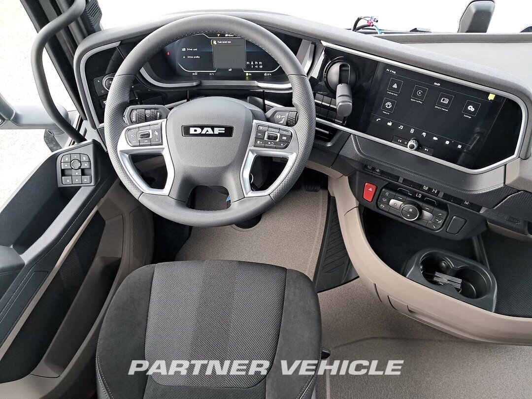 frontLeft : DAF XG 530 Cabeza tractora