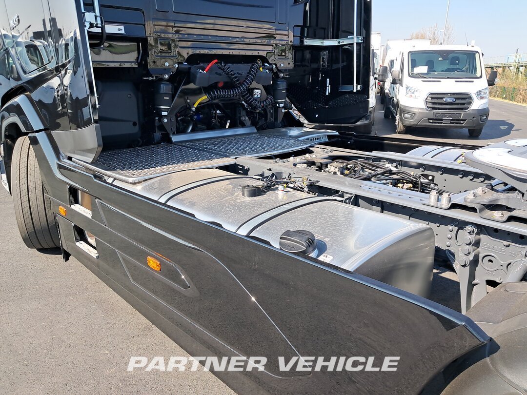 frontLeft : DAF XG 530 Cabeza tractora