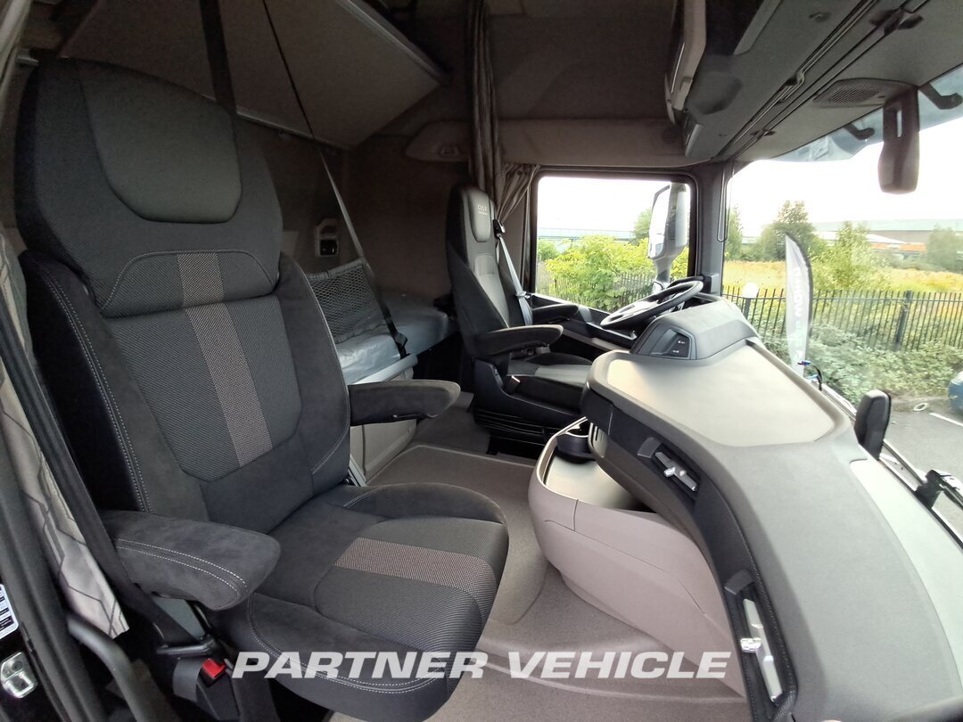 frontLeft : DAF XG 530 Cabeza tractora