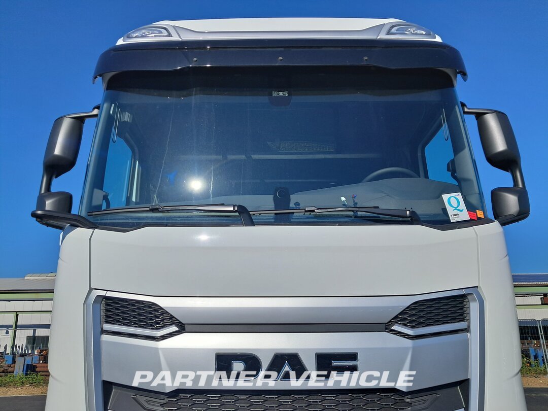 frontLeft : DAF XG 530 Тягач