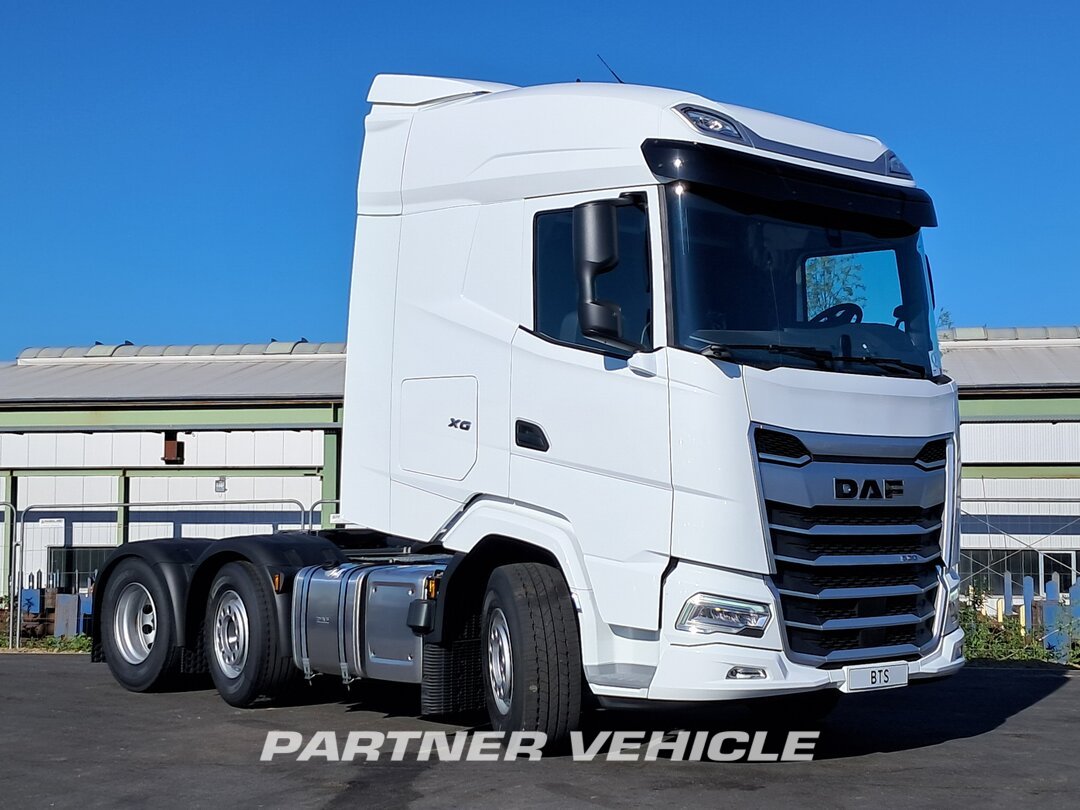 frontLeft : DAF XG 530 Тягач