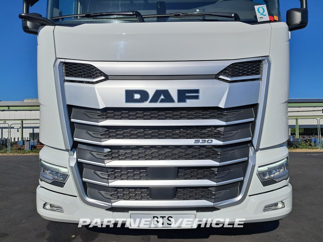 frontLeft : DAF XG 530 Тягач