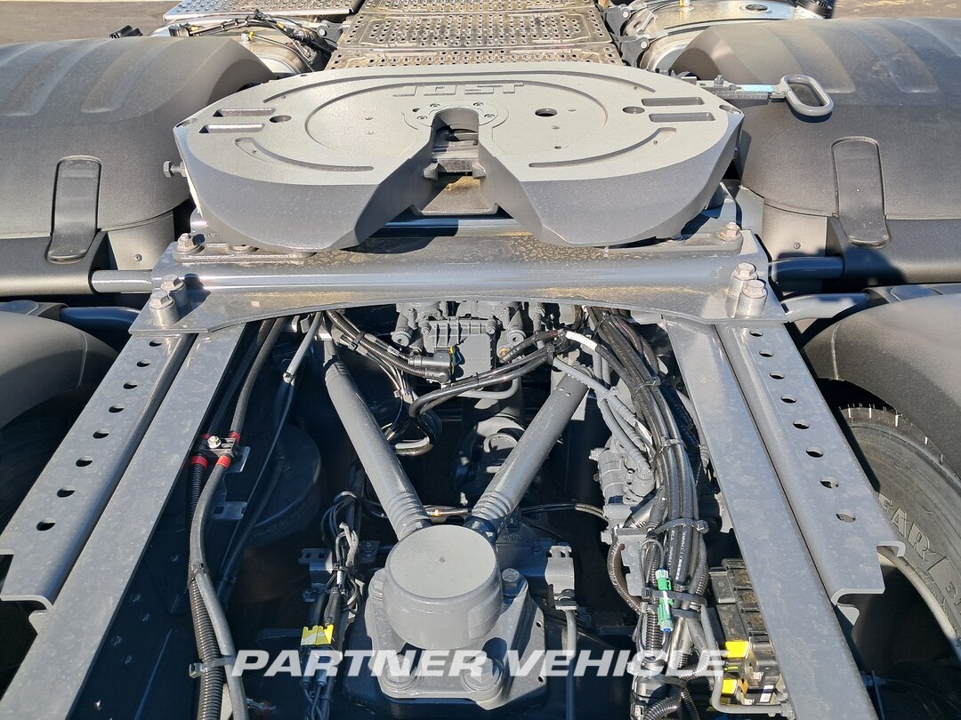 frontLeft : DAF XG 530 Тягач