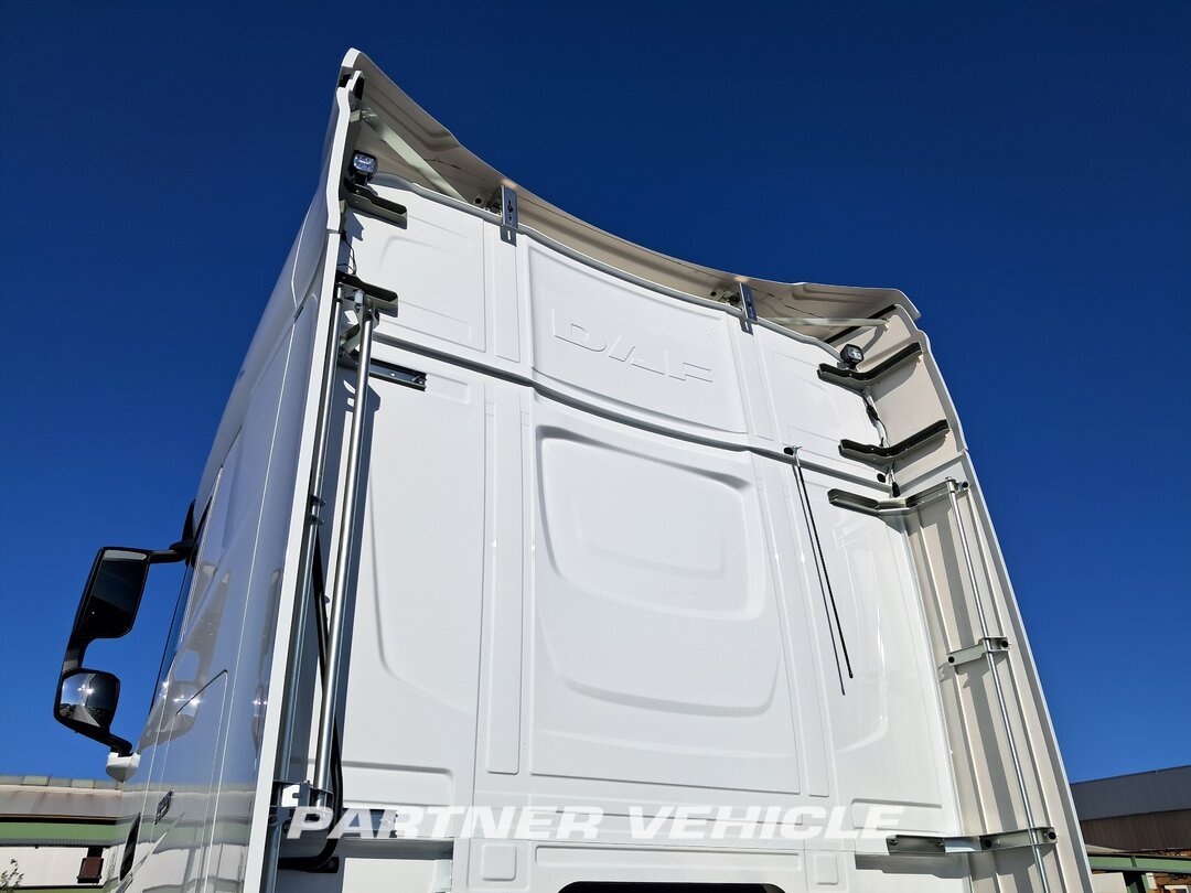 frontLeft : DAF XG 530 Тягач