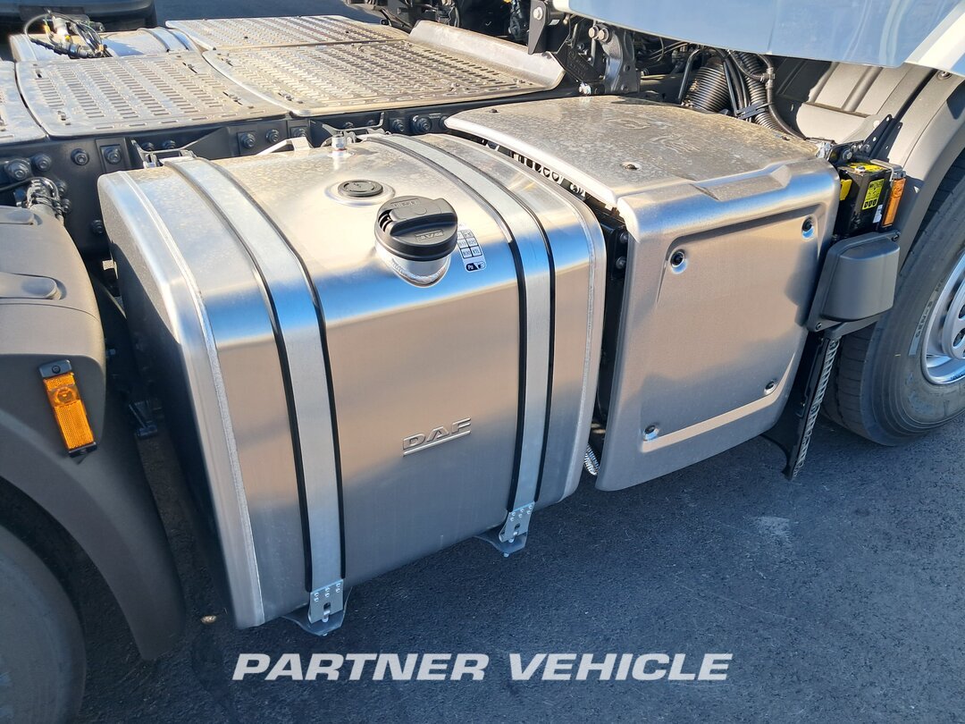 frontLeft : DAF XG 530 Тягач