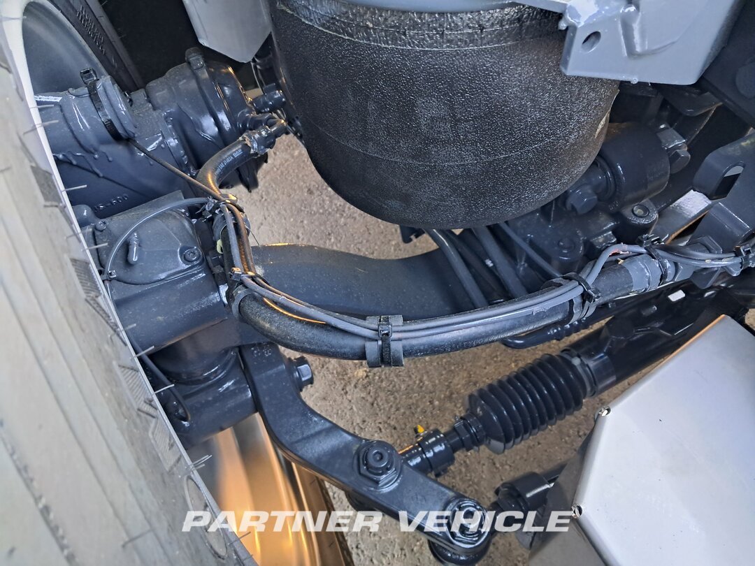 frontLeft : DAF XG 530 Тягач