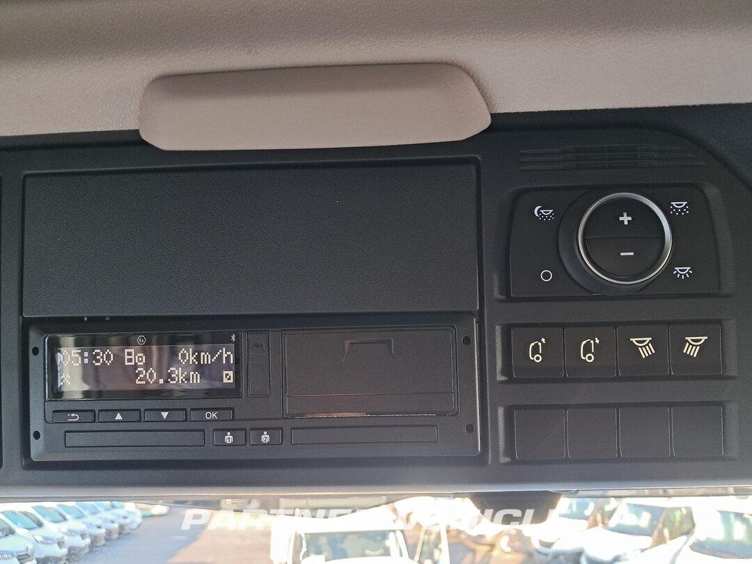 frontLeft : DAF XG 530 Тягач