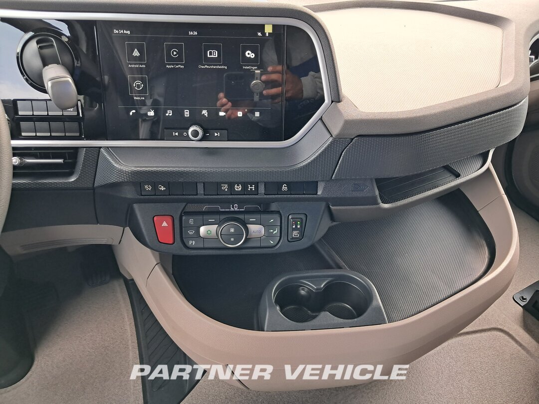 frontLeft : DAF XG 480 Camion à Caisse Mobile