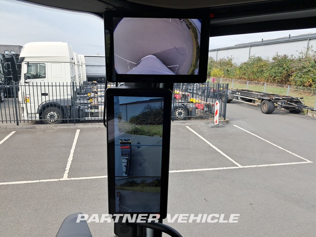 frontLeft : DAF XG 480 شاحنات الحاويات