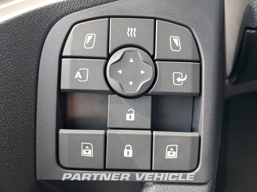 frontLeft : DAF XG 480 شاحنات الحاويات