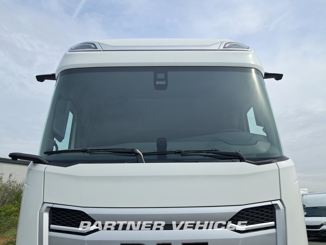 frontLeft : DAF XG 480 Växelflak lastbilar