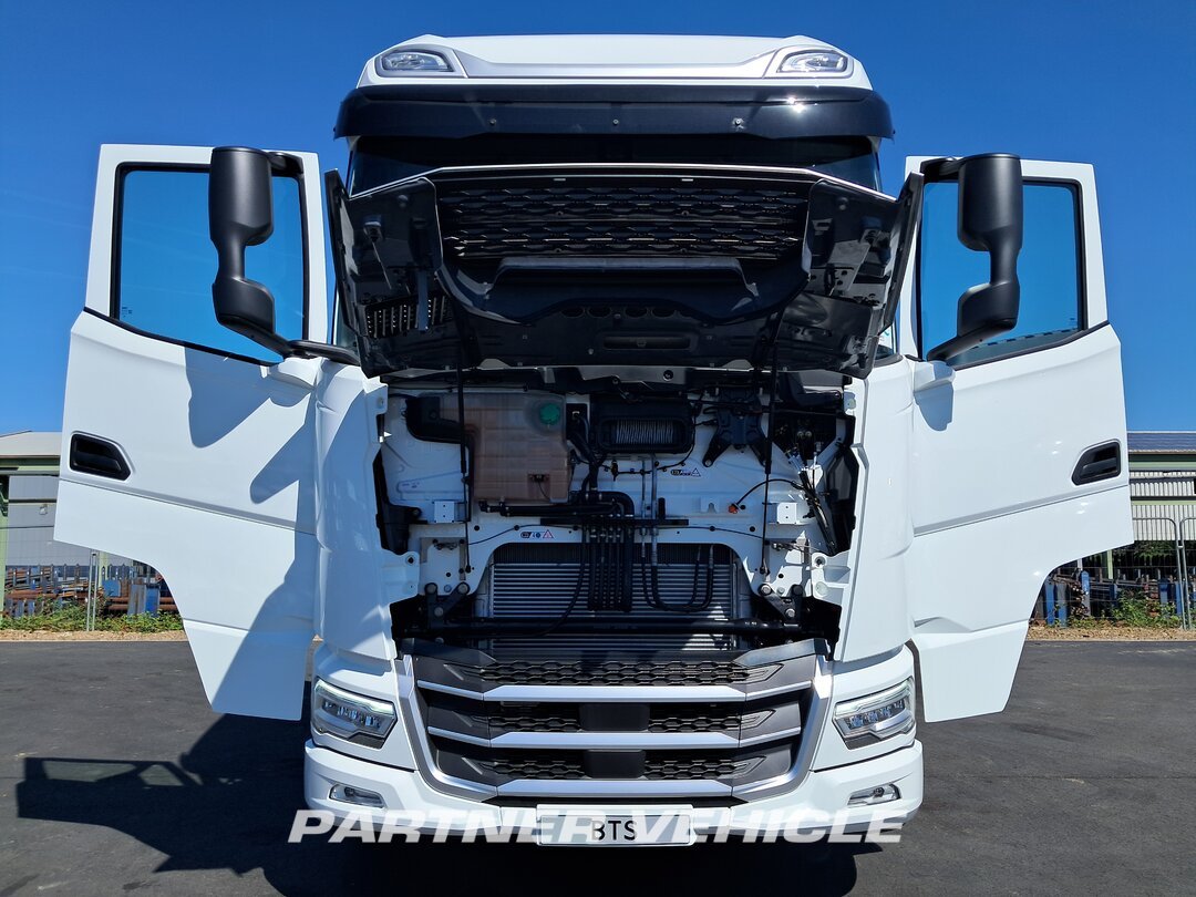 frontLeft : DAF XG 530 Cabeza tractora