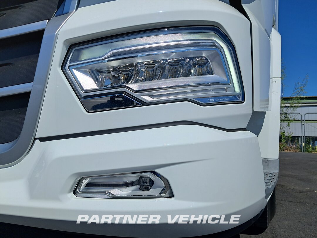frontLeft : DAF XG 530 Cabeza tractora