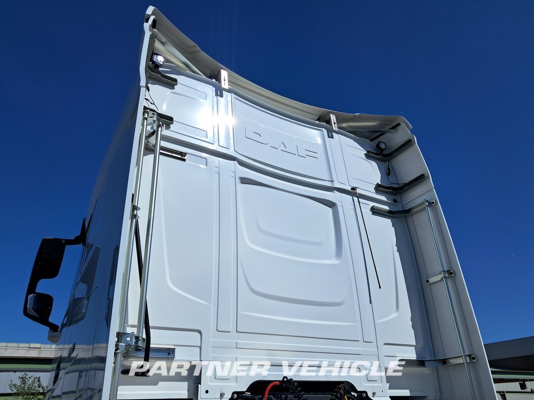 frontLeft : DAF XG 530 Cabeza tractora