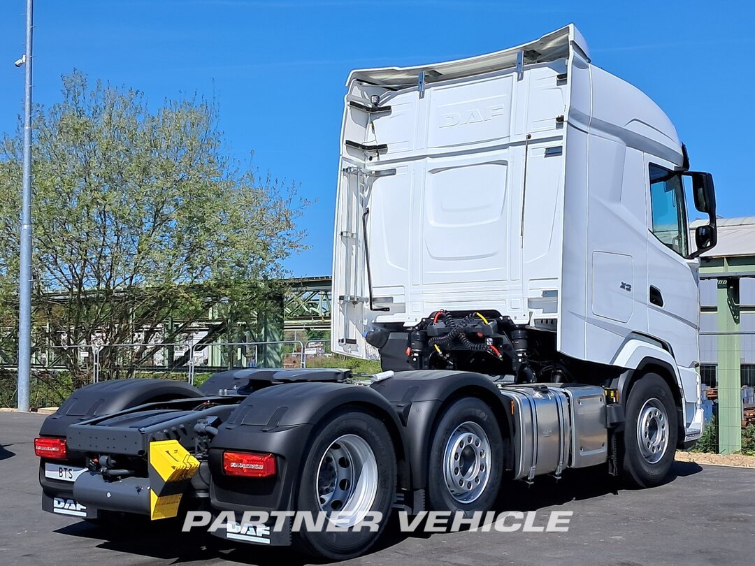 frontLeft : DAF XG 530 Cabeza tractora