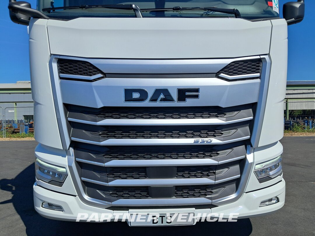 frontLeft : DAF XG 530 Cabeza tractora