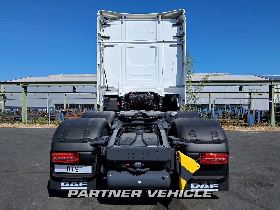 frontLeft : DAF XG 530 Cabeza tractora